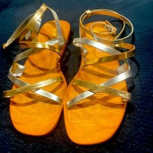 Rouge Heliun Sandals